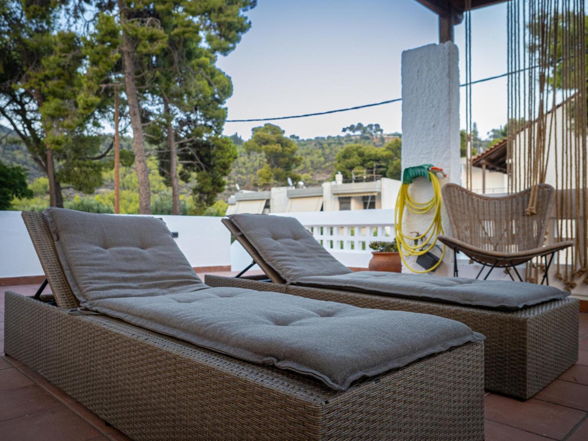 Seaview Apartment - Poros Relaxing Beachfront Flat Poros Town Bagian luar foto
