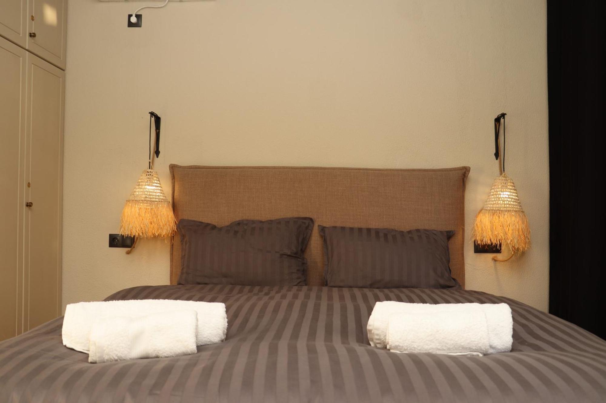Seaview Apartment - Poros Relaxing Beachfront Flat Poros Town Bagian luar foto